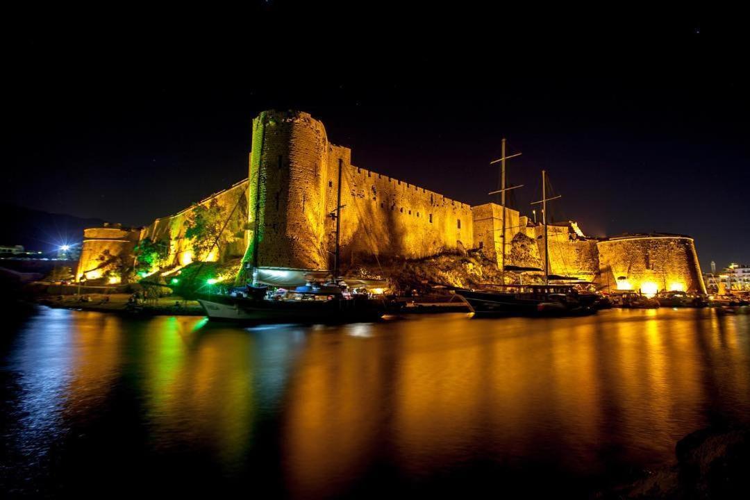 Oscar Beachfront Resort & Spa & Casino Kyrenia  Eksteriør billede