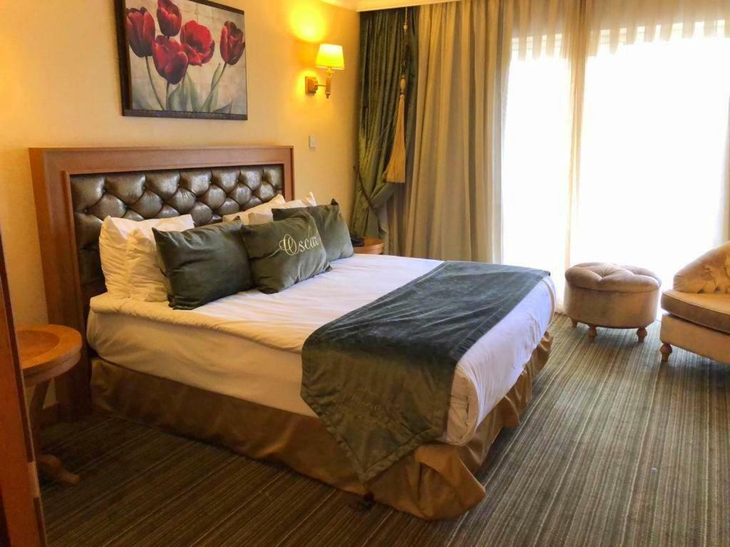 Oscar Beachfront Resort & Spa & Casino Kyrenia  Eksteriør billede