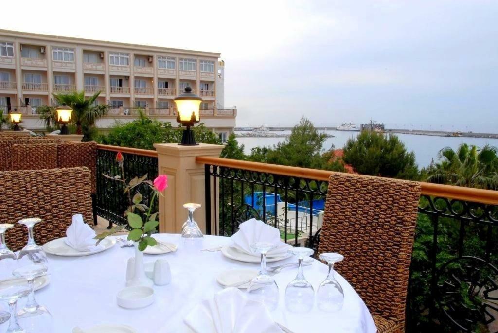 Oscar Beachfront Resort & Spa & Casino Kyrenia  Eksteriør billede