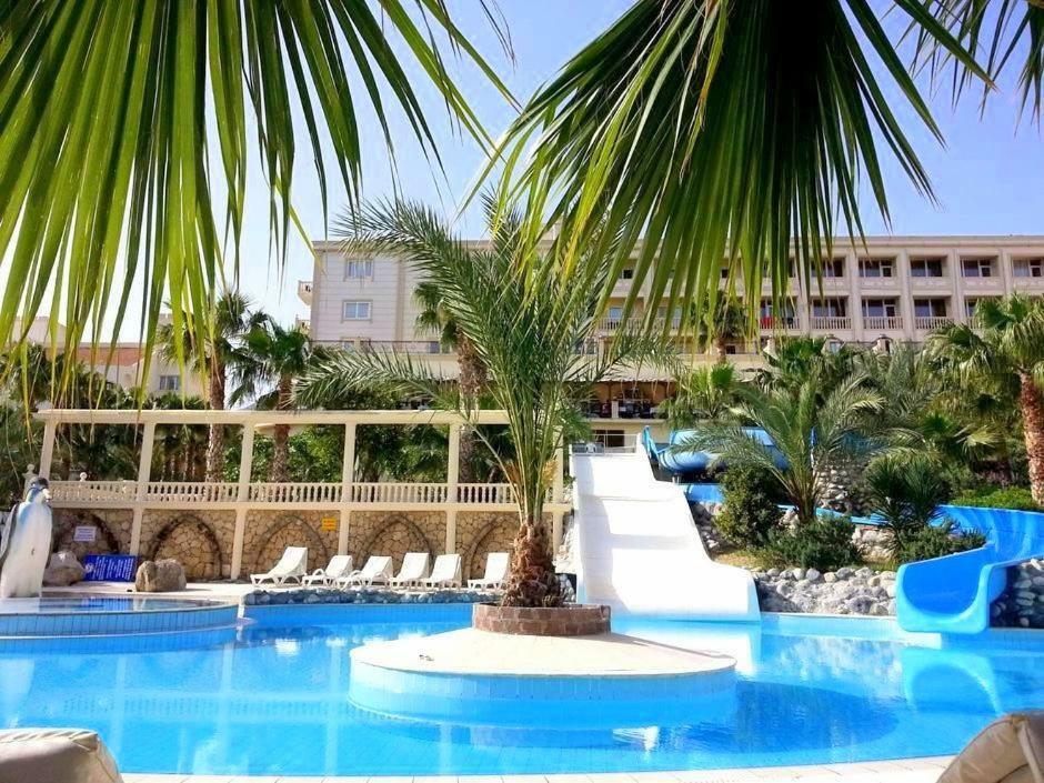 Oscar Beachfront Resort & Spa & Casino Kyrenia  Eksteriør billede