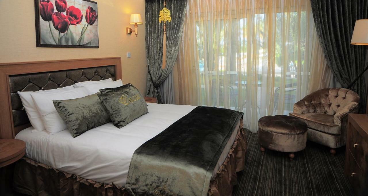Oscar Beachfront Resort & Spa & Casino Kyrenia  Eksteriør billede