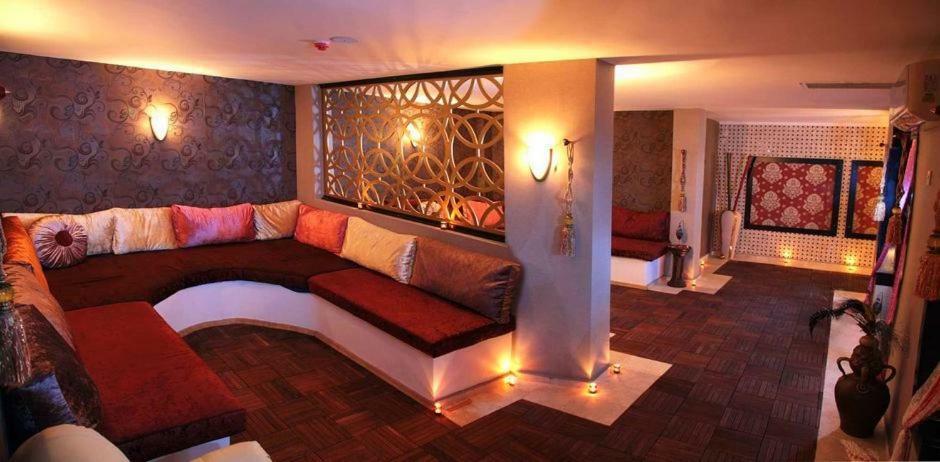 Oscar Beachfront Resort & Spa & Casino Kyrenia  Eksteriør billede