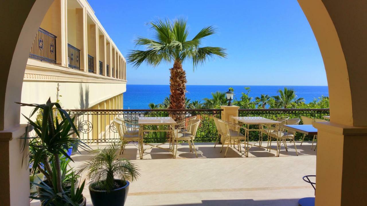Oscar Beachfront Resort & Spa & Casino Kyrenia  Eksteriør billede